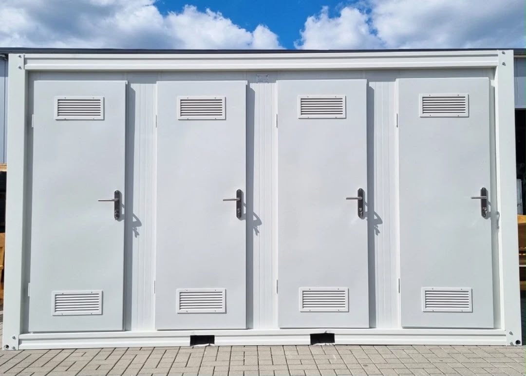 XXL Toilettencontainer mit 8 Kabinen für Veranstaltungen