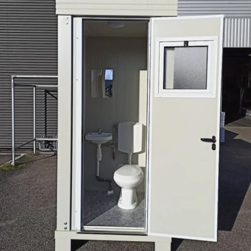 Sanitärcontainer S1 mit WC und Waschbecken – kompakte Sanitärkabine für 1 Person