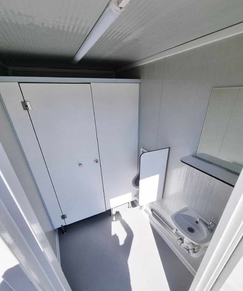 3 m PREMIUM Toilettencontainer – Doppelkabine für Damen und Herren