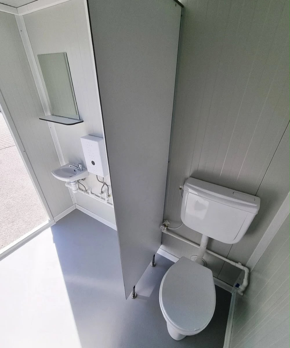 3 m PREMIUM Toilettencontainer – Doppelkabine für Damen und Herren