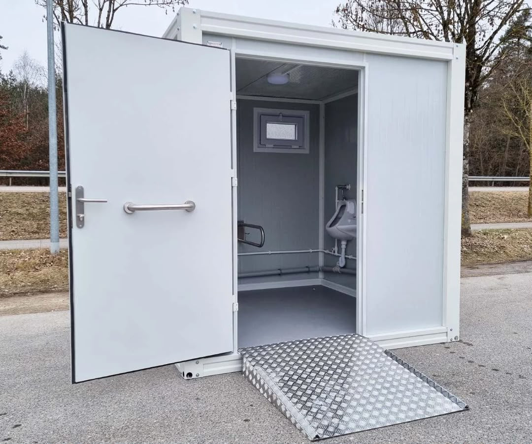 Behinderten Toilette - WC Container mit Rampe - barrierefrei