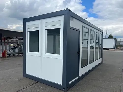 Bürocontainer mit Panoramafenstern (mobil & tragbar)